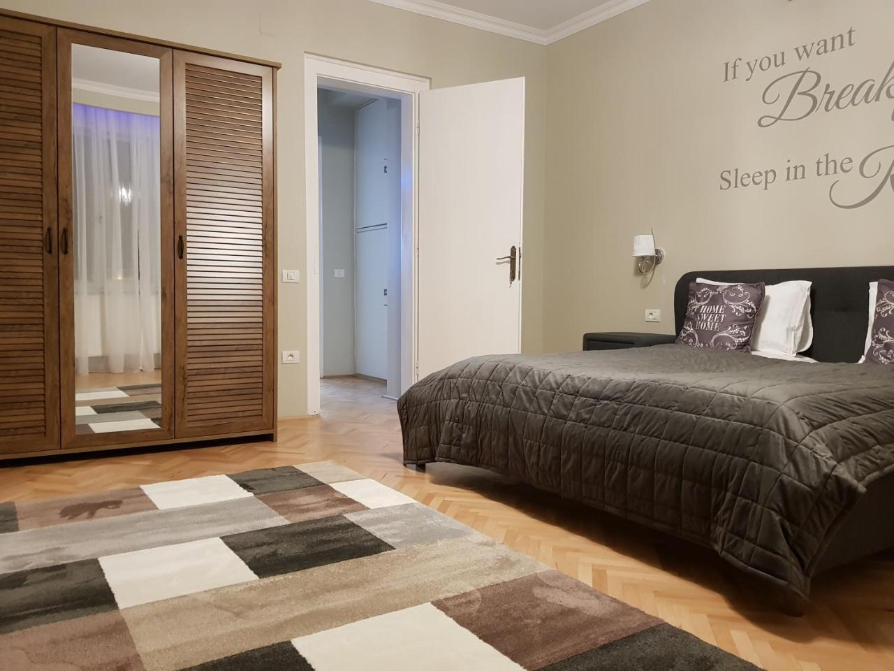 City Center Dream Apartment Timisoara Bagian luar foto